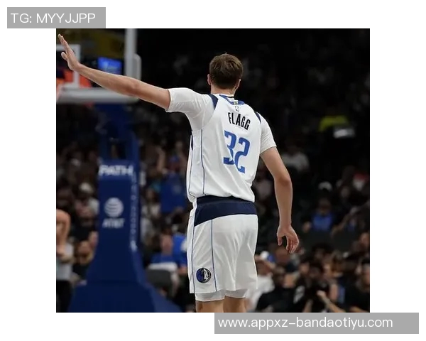 弗拉格手感欠佳全场14投仅中5三分球更是失准无一命中贡献12分7篮板